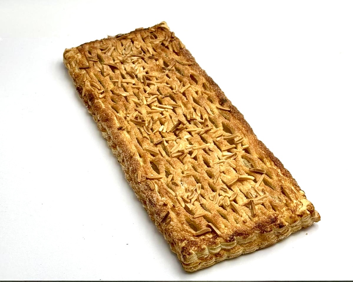 Cocas de hojaldre rellenas